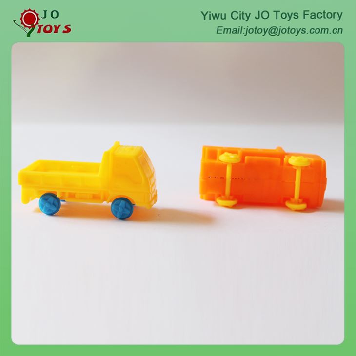 Kids Playing Mini Plastic Toy Trucks Capsule Toy 5