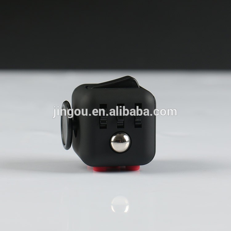 Fidget کی cube.jpg